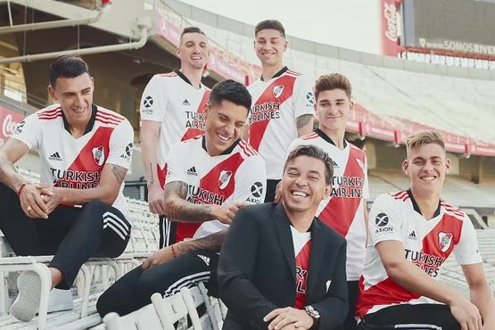 “Grandeza”: River presentó una nueva camiseta en honor a su 120° aniversario