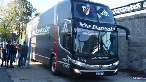 Murió de coronavirus el chofer del micro de River