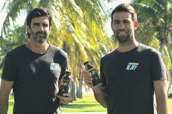 La bebida a base de cannabis creada por tres argentinos que ya probaron Beckham y Sabatini