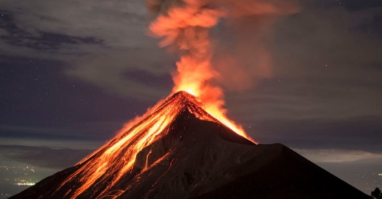 Un nuevo volcán entra en erupción