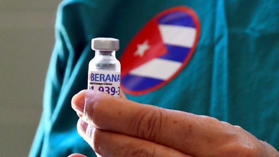 Avanzan las negociaciones con Cuba para traer las vacunas Soberana02 y Abdala