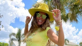 En medio de rumores de embarazo, Loly Antoniale se mostró en las playas de Miami
