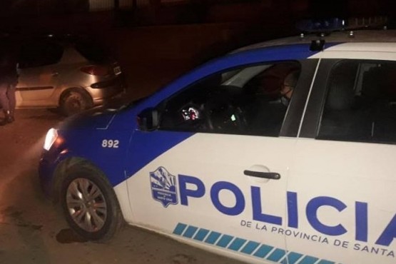 Móvil policial (El Caletense).