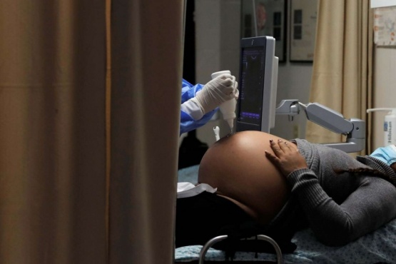 Una mujer de 33 años murió por coronavirus después de dar a luz