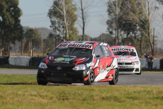 El Etios del santacruceño en acción.