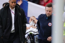 Un futbolista danés se desplomó durante un partido de la Eurocopa