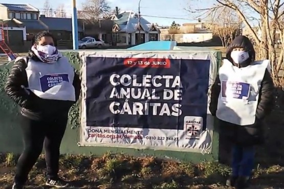 Carolina y Julieta, parte integrante de la actividad de Cáritas en la Laguna de los Patos. 