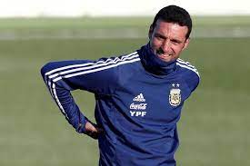 Lionel Scaloni estalló de furia por el estado del césped