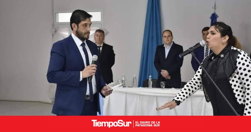 Mujer policía golpeada | Quiso hacer cumplir el DNU presidencial, pero terminó desmayada y con pérdida de audición - Vimarsana News