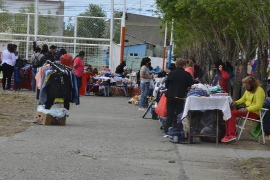 Los feriantes deberán abonar semestralmente (1000) mil módulos   