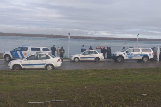 Personal de las fuerzas de seguridad se encuentra trabajando en la zona cercana a punta cascajo.