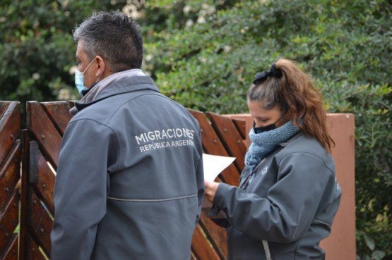 Migraciones controla en todo el país y hubo infractores en Santa Cruz.