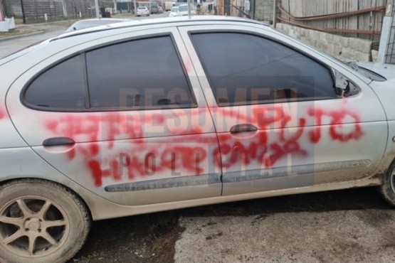 Recibió una taza para el Día del Padre y luego le escribieron en el auto: “Hacete cargo de la bendi”