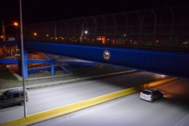 Los puentes peatonales de la Autovía en Río Gallegos también se iluminarán en la parte superior