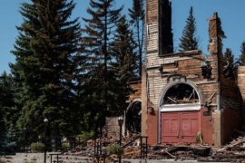 Canadá, entre la quema de iglesias y la ola de calor