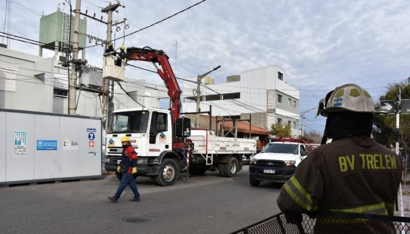Se registró un corte de energía en Trelew a causa de un problema en un seccionador de media tensión. (Foto: Diario Jornada)