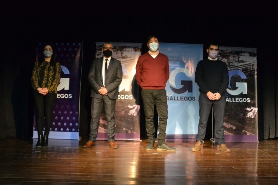 Entrega de vivienda y lotes del PROCREAR en Río Gallegos