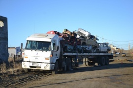 Municipio  de Río Gallegos continua con retiro de chatarra vehicular en el San Benito