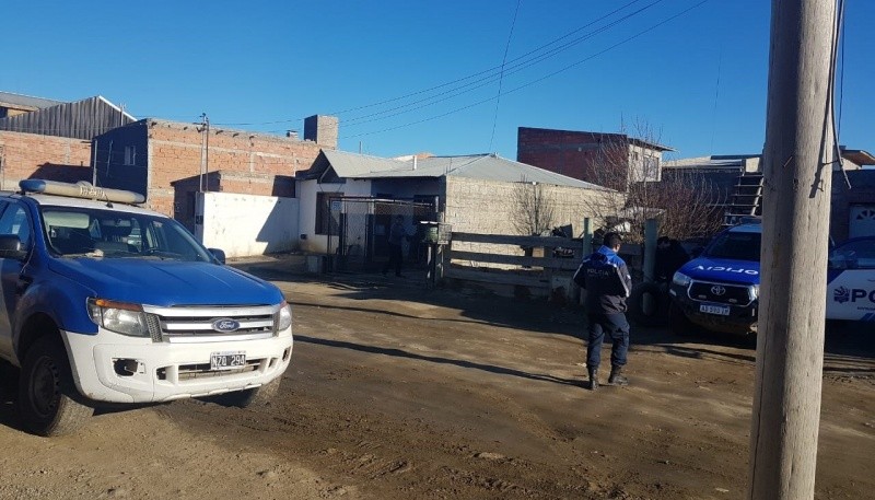 Vivienda allanada por el personal policial en la jornada de ayer.