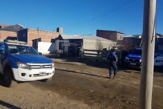 Vivienda allanada por el personal policial en la jornada de ayer.