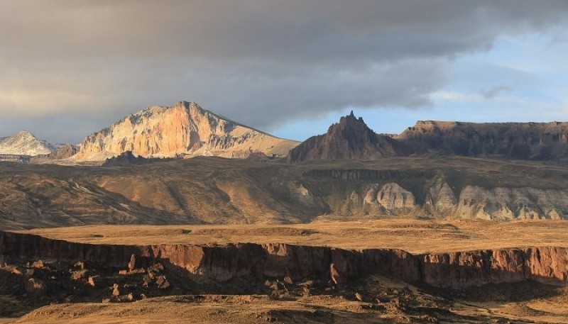 Vista del cerro San Lorenzo, el coloso solitario de 3.706 metros. 