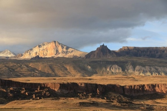 Vista del cerro San Lorenzo, el coloso solitario de 3.706 metros. 