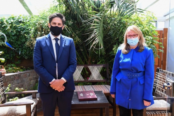 Nicolás Trotta junto a Alicia Kirchner, en su visita en enero pasado (Foto archivo).