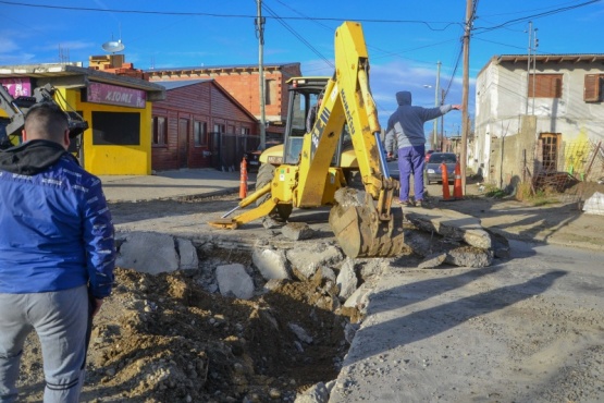 Municipio y Servicios Públicos solucionarán problemas de anegamiento en calle Rosas