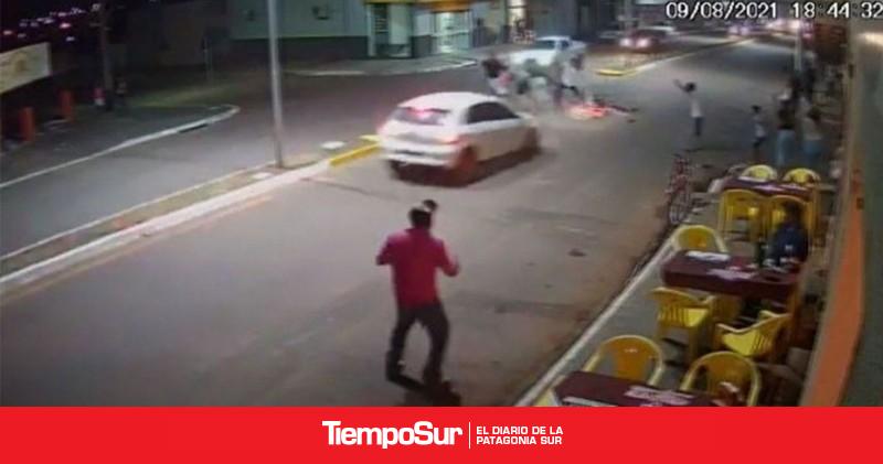 Ciclista fue atropellado y mientras vecinos lo atendían fue embestido nuevamente - Vimarsana News