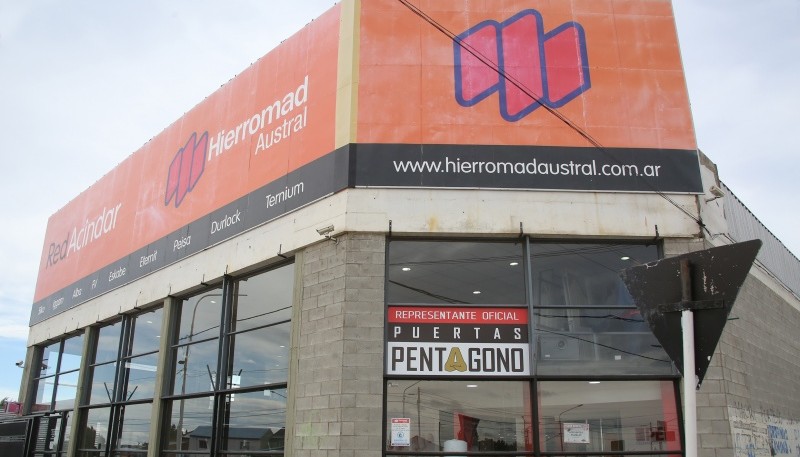 Hierromad en Av. Gobernador Gregores 732.