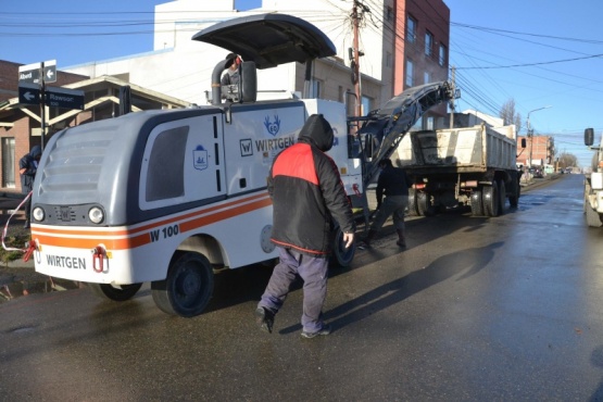 Avanza el fresado de la calle Rawson