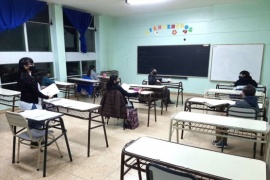 Preparan la vuelta a clases en Santa Cruz: ¿Qué pasará con los que no están vacunados?