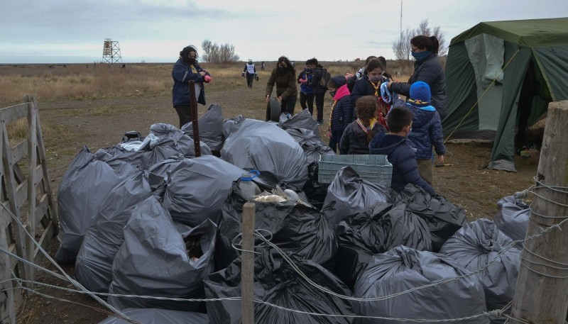 Voluntarios participaron de la limpieza de la Reserva.