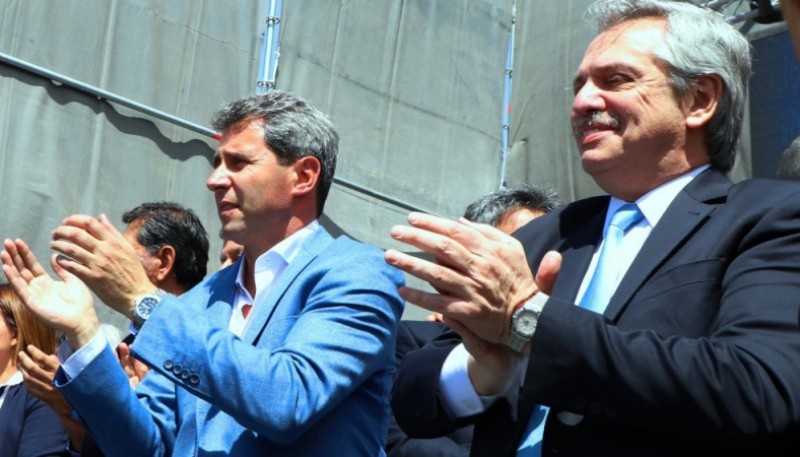 Sergio Uñac junto a Alberto Fernández (Foto archivo).