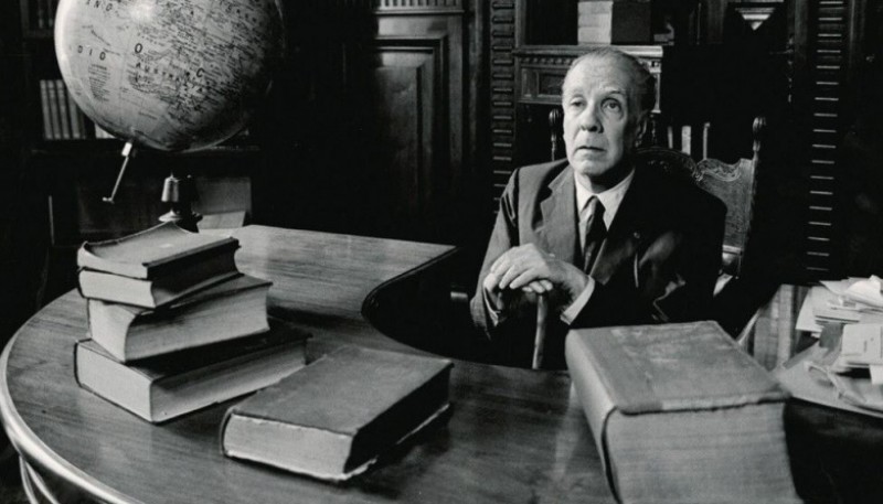 La importancia de la obra de Borges se ve reconocida con el Premio Miguel de Cervantes en 1979.