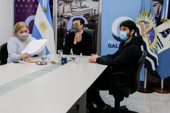 Lucas Otín anunció obras en los barrios San Benito y Bicentenario.