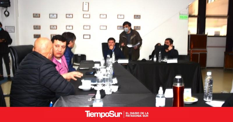 Santa Cruz | Se inhabilitará a quienes promocionen taxis truchos a través de redes sociales - Vimarsana News