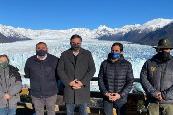 Hani visitó el glaciar.