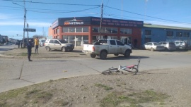 Río Gallegos: Una camioneta atropelló a un ciclista