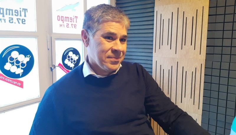 Pablo González pasó por los estudios de Tiempo FM. 