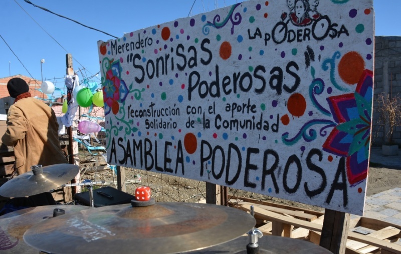 Comedor en el barrio. (C.R)