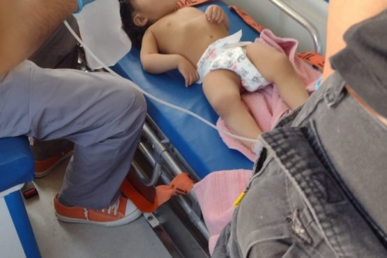 La bebé fue llevada al hospital.