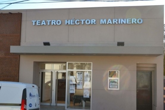 Variados shows de música y teatro.