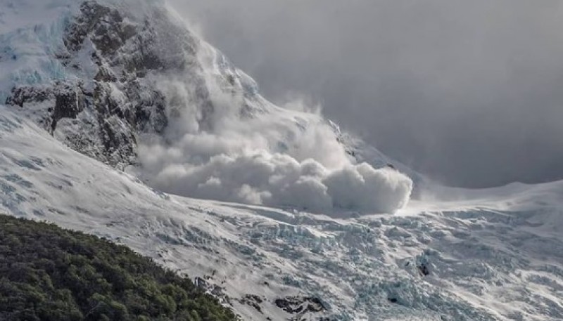 Avalancha en el glaciar. 