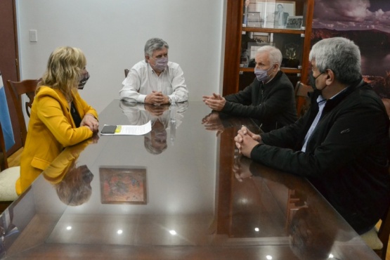 Moira Lanesán Sancho con empresarios inmobiliarios.