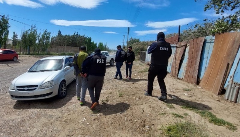  El hombre fue llevado a la Comisaría de jurisdicción donde quedó alojado.