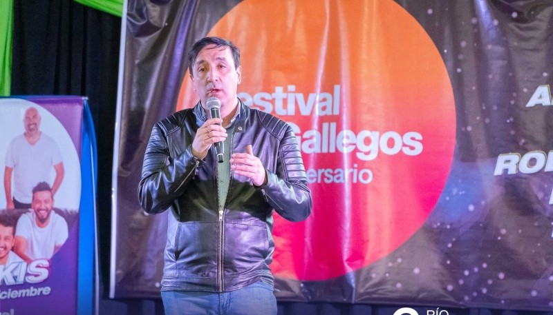 Pablo Grasso en la presentación del Festival por el Aniversario de Río Gallegos. 