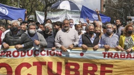 Masiva movilización de la CGT por el Día de la Lealtad Peronista