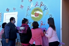 Venidici inauguró un mural en el marco del Día Mundial de la Lucha contra el Cáncer de Mama