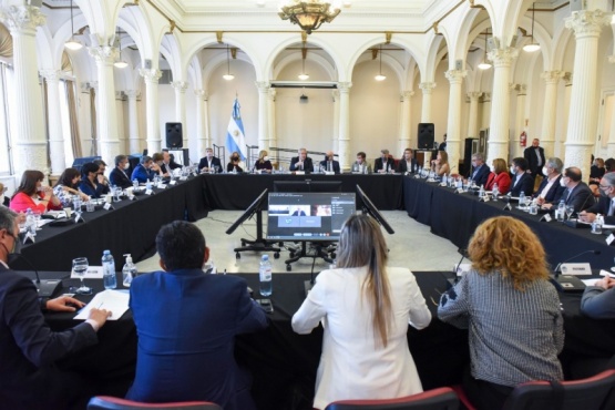 El ministro de Educación nacional, Jaime Perczyk, encabezó la reunión.